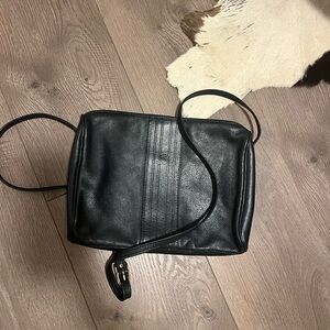 Canada-Made Cross Body bag (navy)